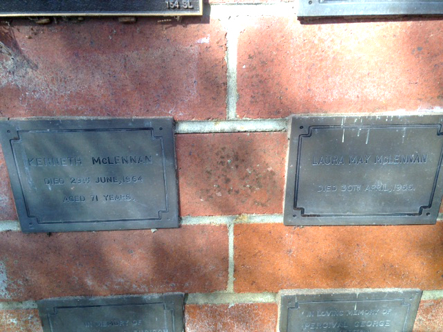 Photo of headstones/Kenneth McLennan d1964 plaque SydNthnSubsCrem